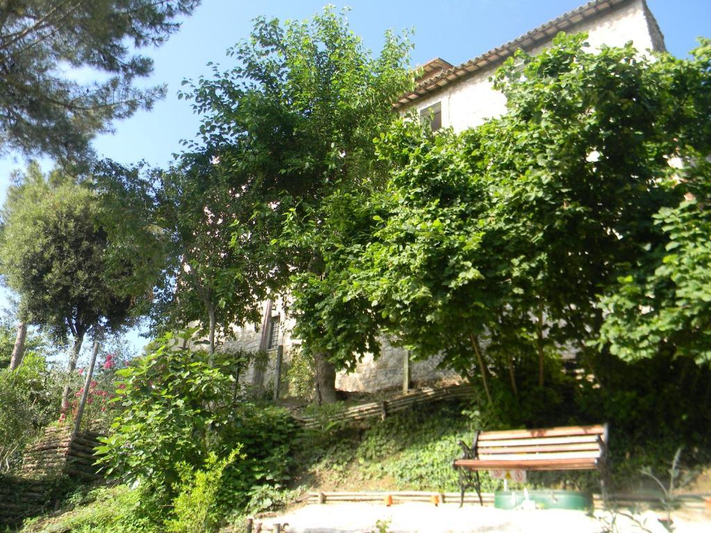 Gli Appartamenti Di Torre Bertona Todi Luaran gambar